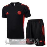 Set Completo Formazione Maglia Bayern Monaco 2025 2026 Nero Rosso Set Completo Formazione Maglia Bayern Monaco 2025 2026 Nero Rosso