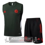 Set Completo Formazione Senza Maniche Maglia Bayern Monaco 2025 2026 Verde Navy Set Completo Formazione Senza Maniche Maglia Bayern Monaco 2025 2026 Verde Navy