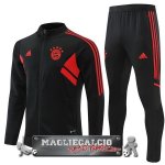 Bayern Monaco Insieme Completo Nero I Rosso Bambino Felpa Da Allenamento 2023-24 Bayern Monaco Insieme Completo Nero I Rosso Bambino Felpa Da Allenamento 2023-24