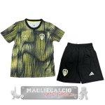 Speciale Maglia Calcio Set Completo Bambino Leeds United 2025 2026 Giallo Verde Speciale Maglia Calcio Set Completo Bambino Leeds United 2025 2026 Giallo Verde