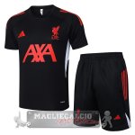 Set Completo Maglia Formazione Liverpool 2025 2026 Nero Rosso Set Completo Maglia Formazione Liverpool 2025 2026 Nero Rosso
